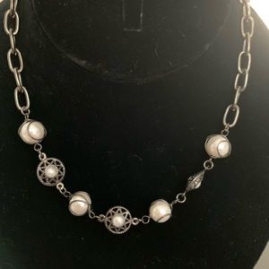 Peal necklace